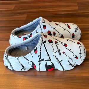 Champion White Slip-On Logo Clog with Red & Black Accents Mens size 9 slides